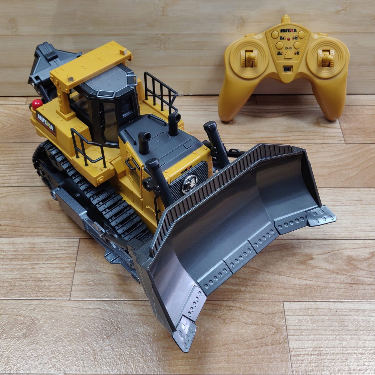 Remote control Bulldozer