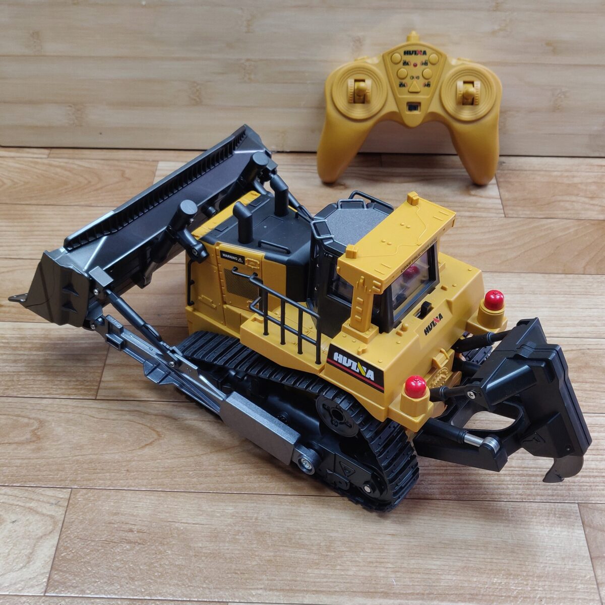 Remote control Bulldozer - Image 8
