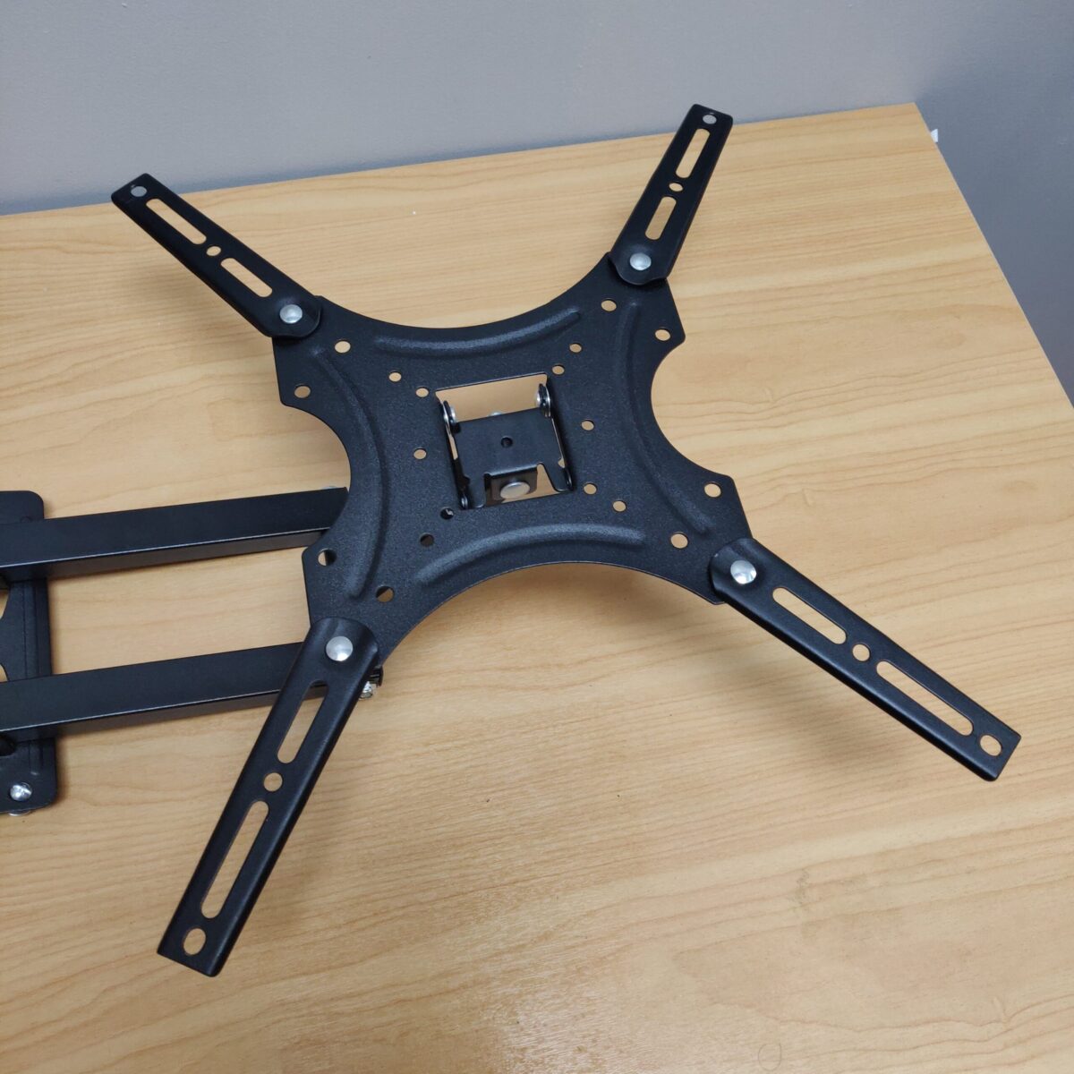 TV mount (32 inch to 55 inch) - Image 4