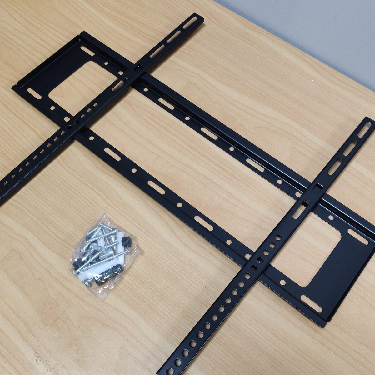 TV mount (40 inch to 80 inch) - Image 5