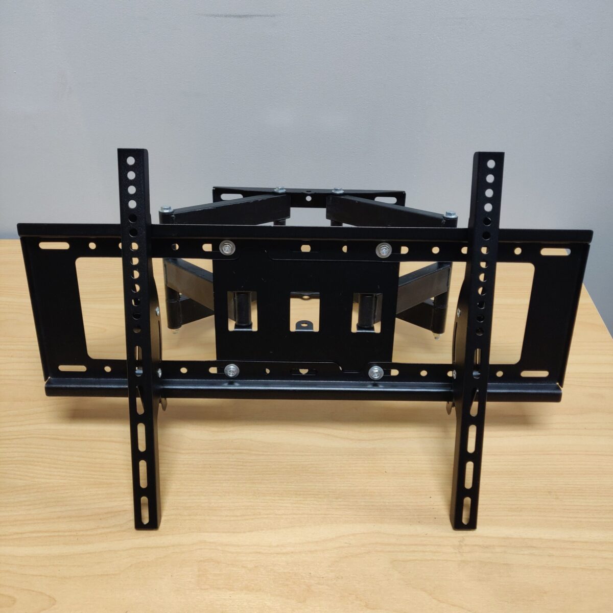 TV mount (32 inch to 70 inch)