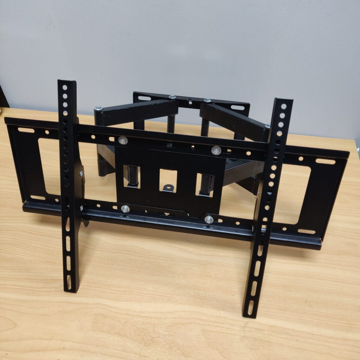 TV mount (32 inch to 70 inch) - Image 5