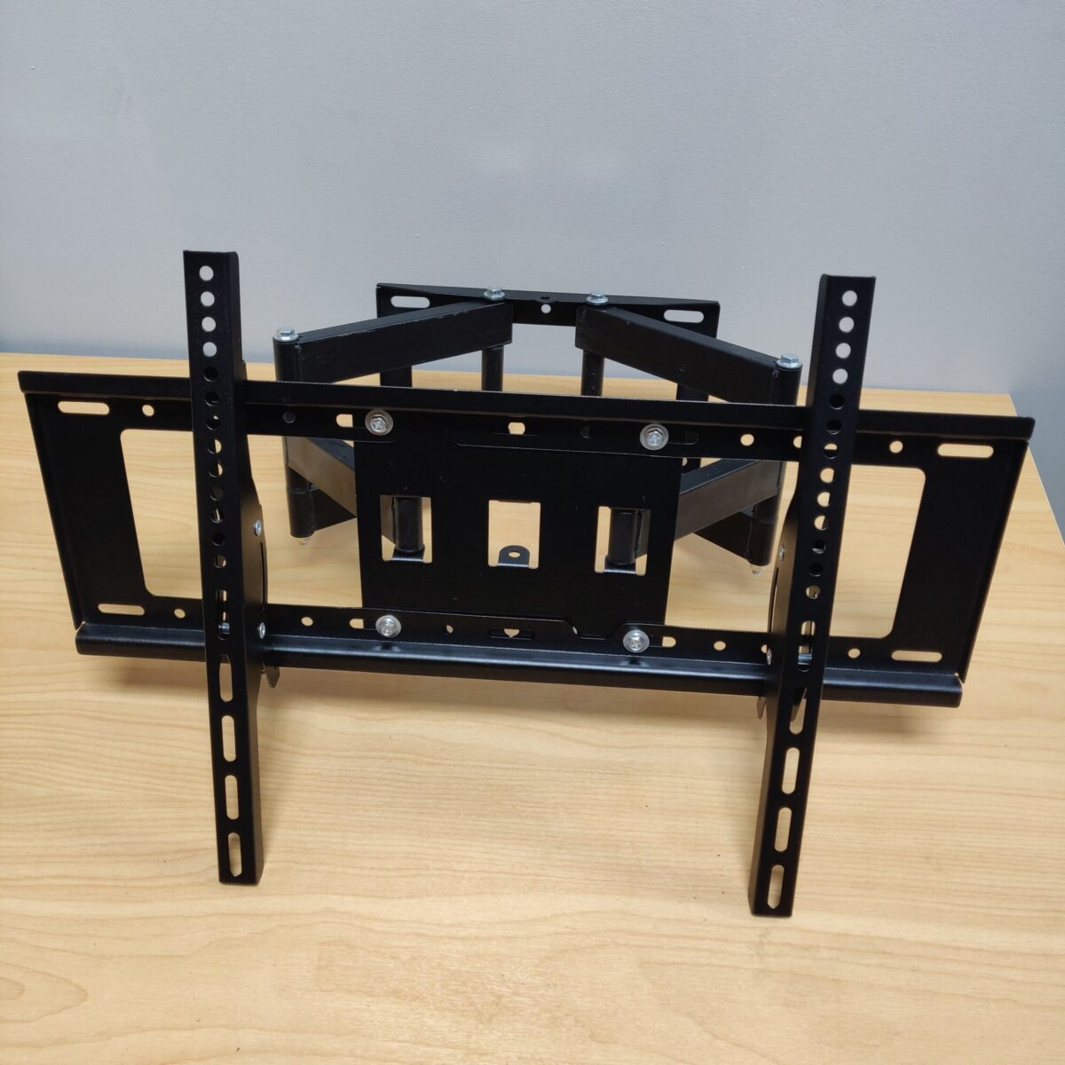 TV mount (32 inch to 70 inch) - Image 6