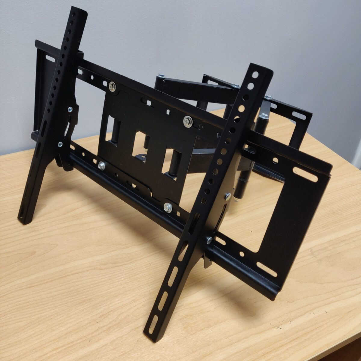 TV mount (32 inch to 70 inch) - Image 12