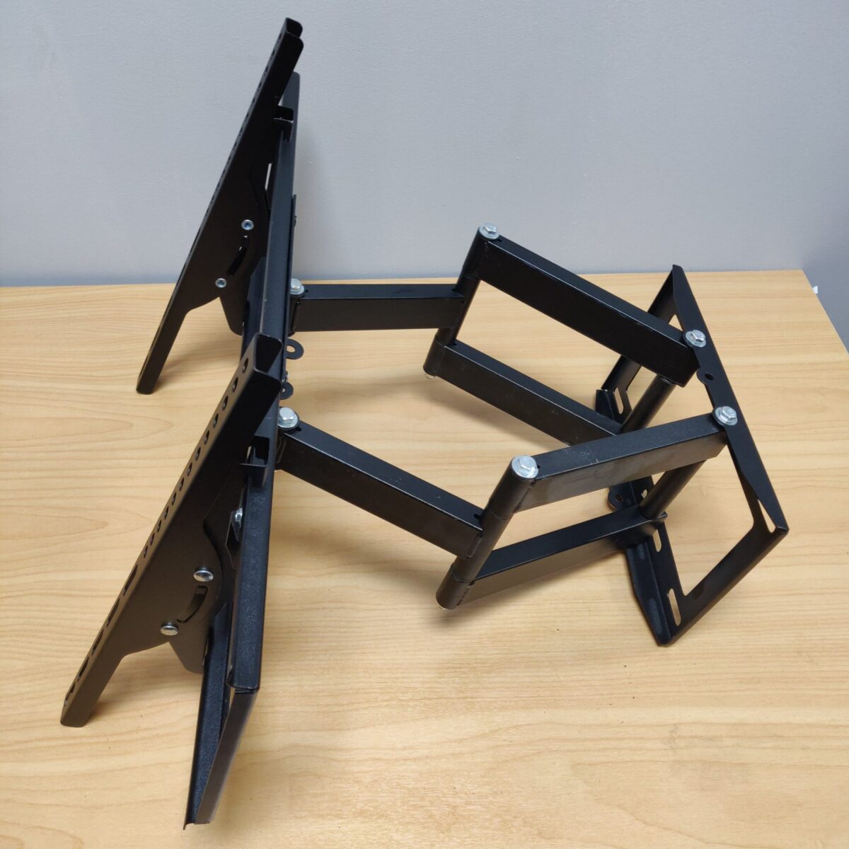 TV mount (32 inch to 70 inch) - Image 13