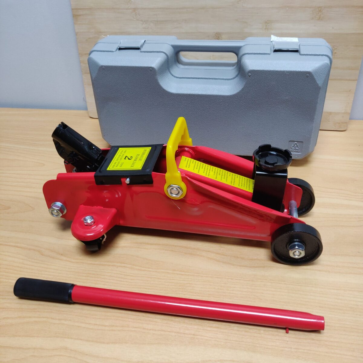Hydraulic 2 tonnes car jack for mechanics