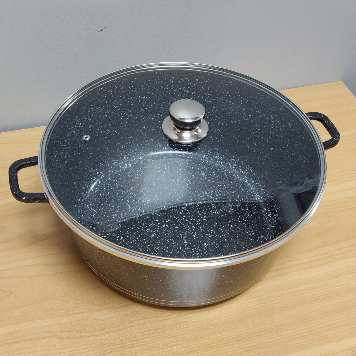 Large Non-stick alumiunium pot 40cm diameter, 18L - Image 10