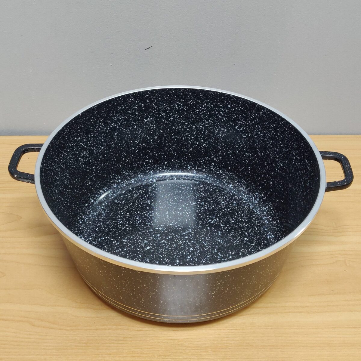 Large Non-stick alumiunium pot 40cm diameter, 18L - Image 6
