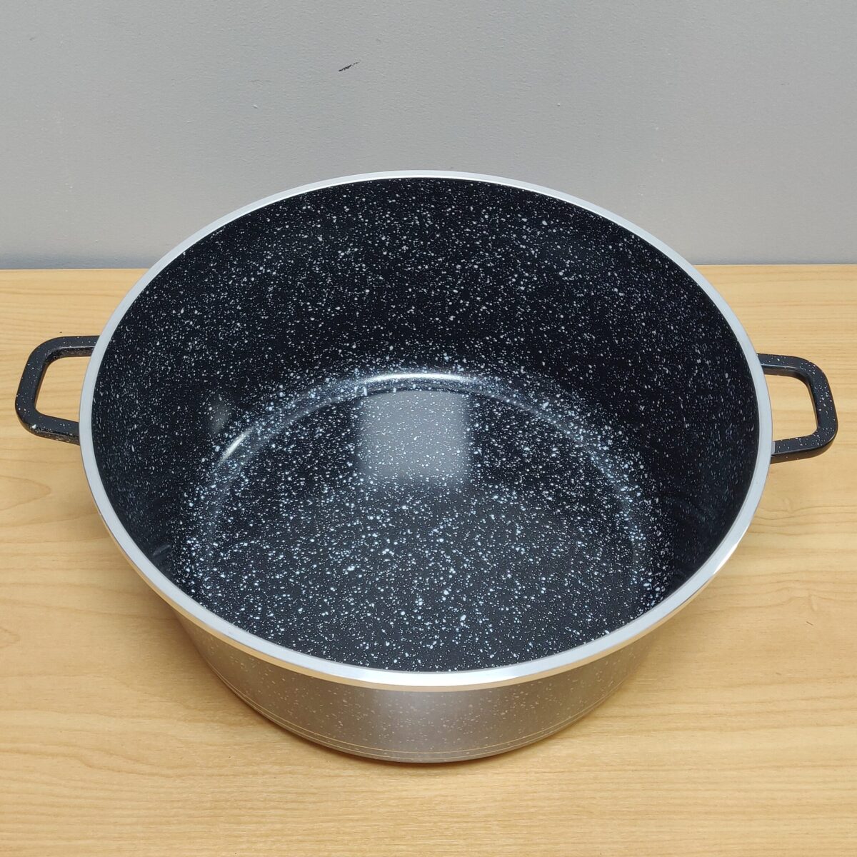 Large Non-stick alumiunium pot 40cm diameter, 18L - Image 7