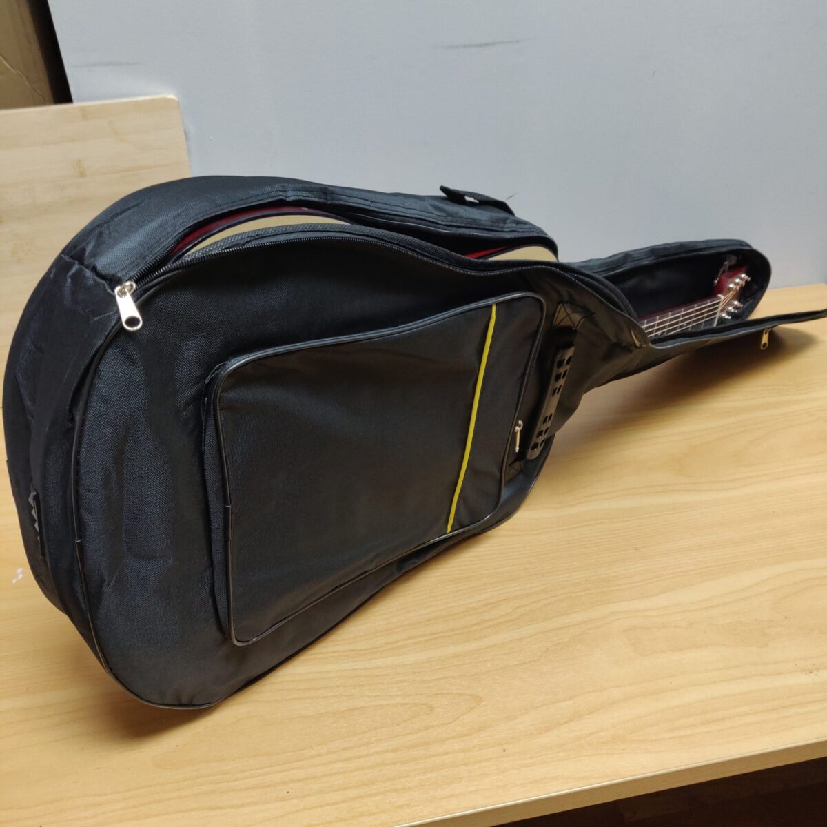 Guitar case (up to 41 inches) - Image 3