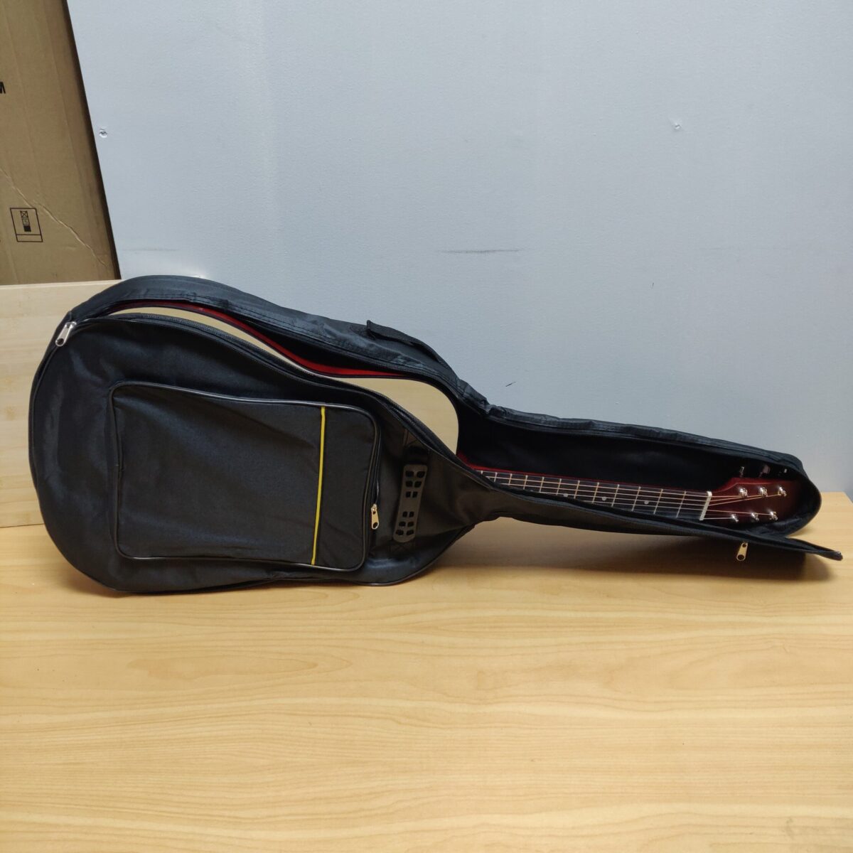 Guitar case (up to 41 inches) - Image 10