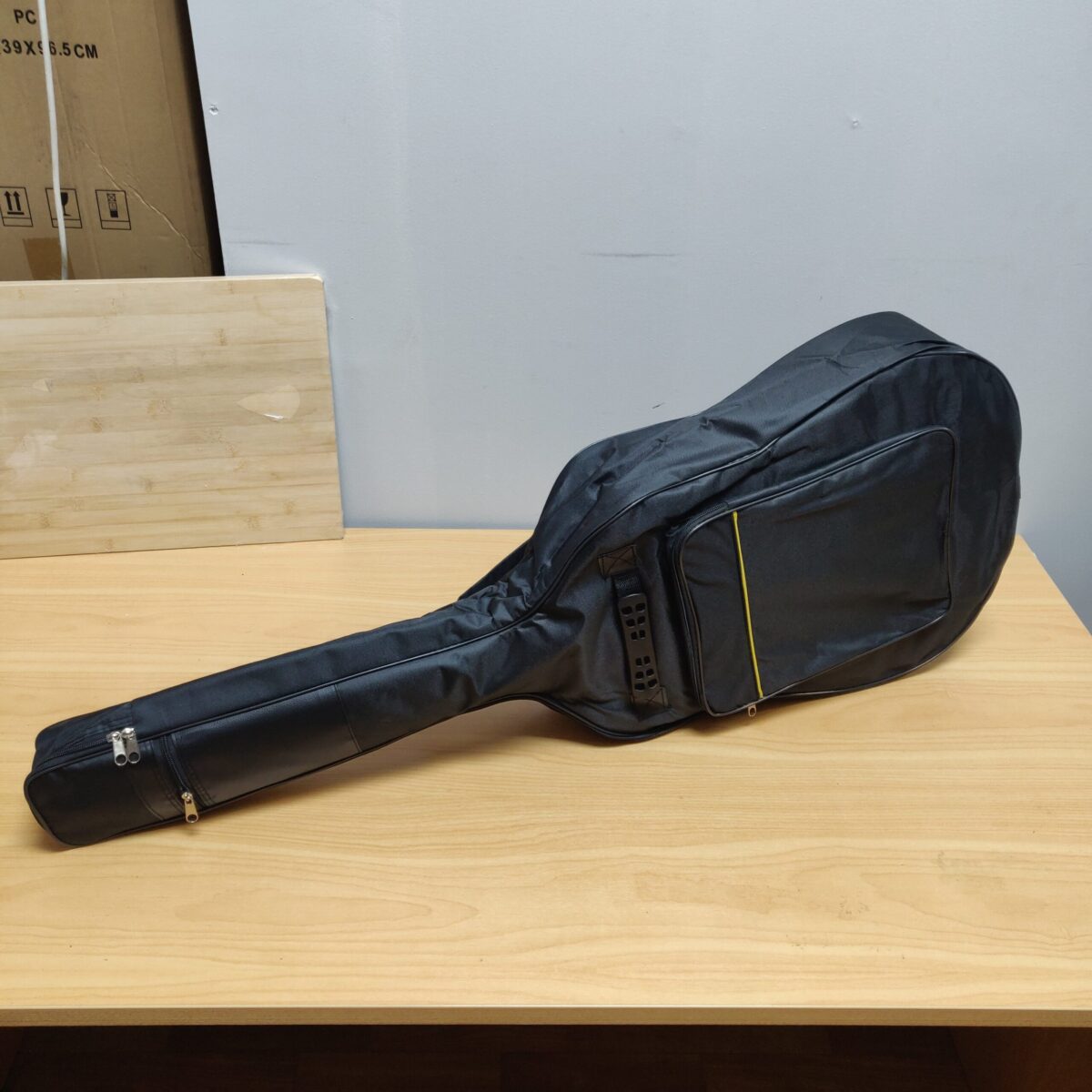 Guitar case (up to 41 inches) - Image 8
