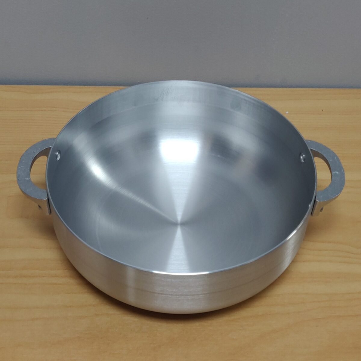 Aluminium pot 2L (20cm) - Image 3