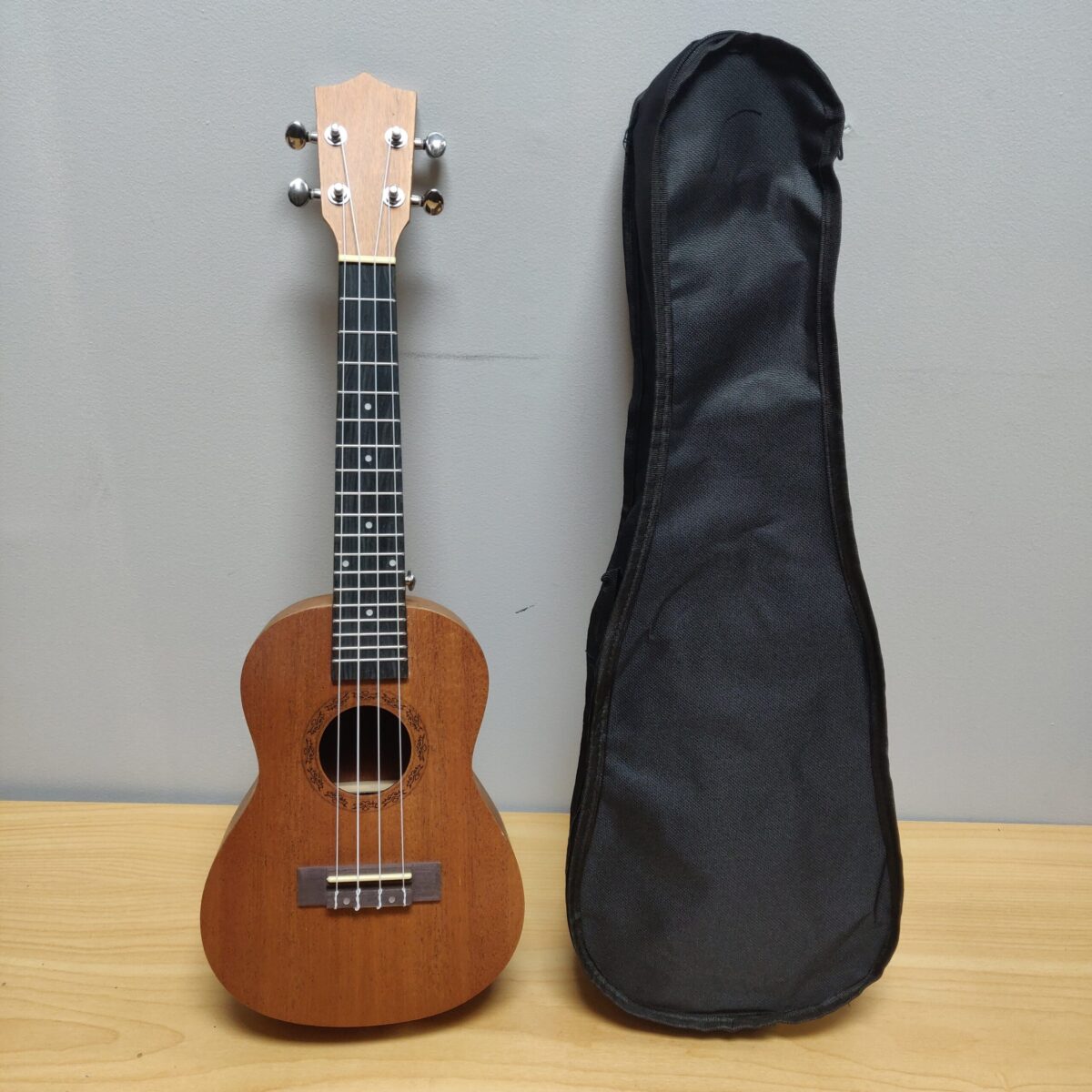 Ukulele (21 inch) full size - Image 2