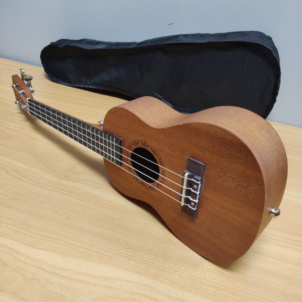 Ukulele (21 inch) full size - Image 3