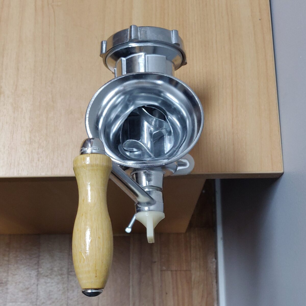 Manual meat grinder mincer - Image 19