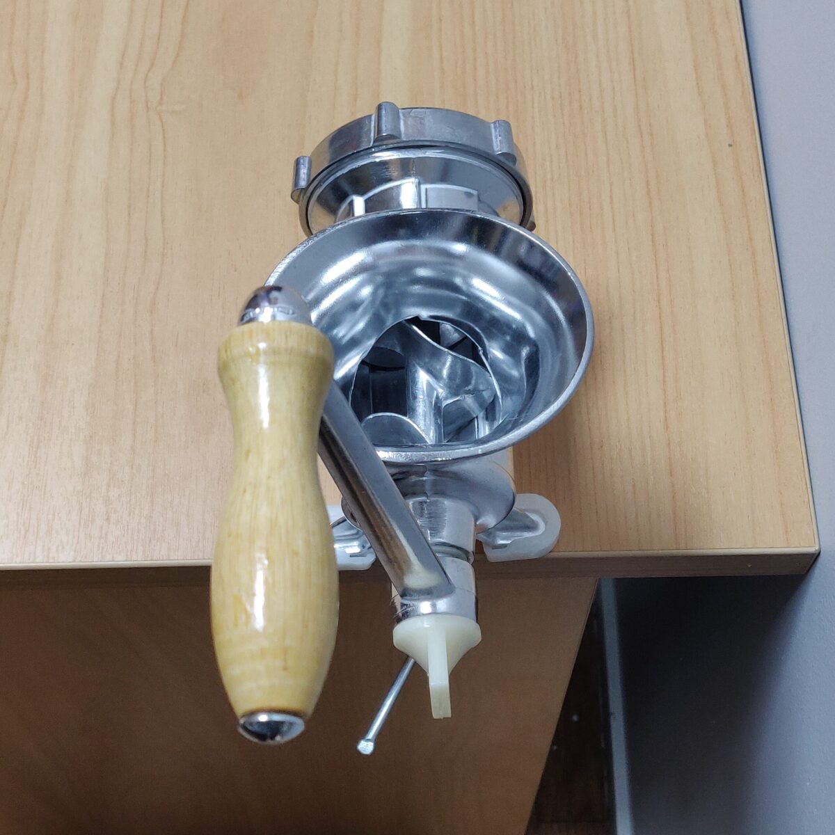Manual meat grinder mincer - Image 2