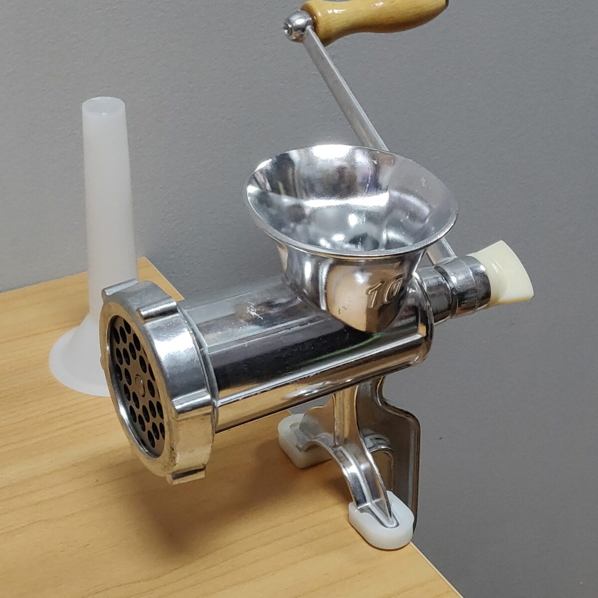 Manual meat grinder mincer - Image 4