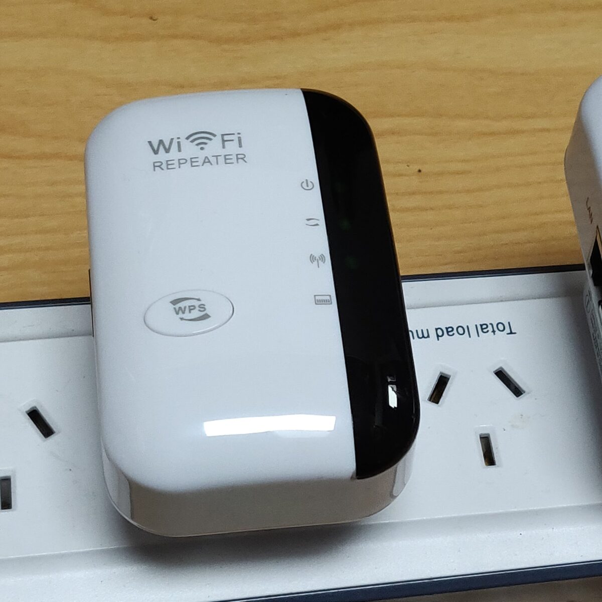 Wifi extender and repeater - Image 3