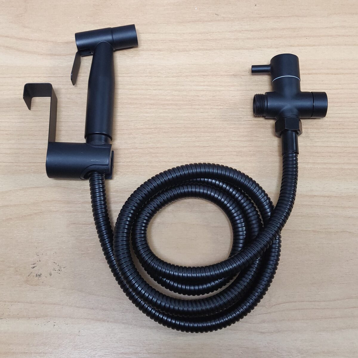 Bidet hose matte black 1.5m long - Image 4