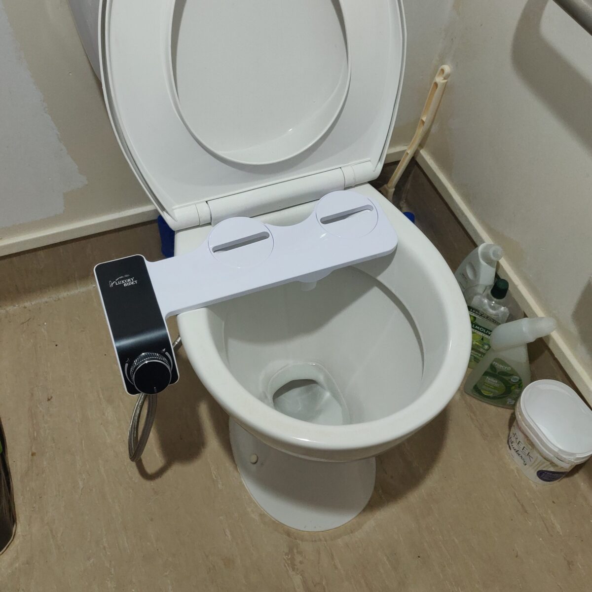 Bidet toilet seat - Image 2