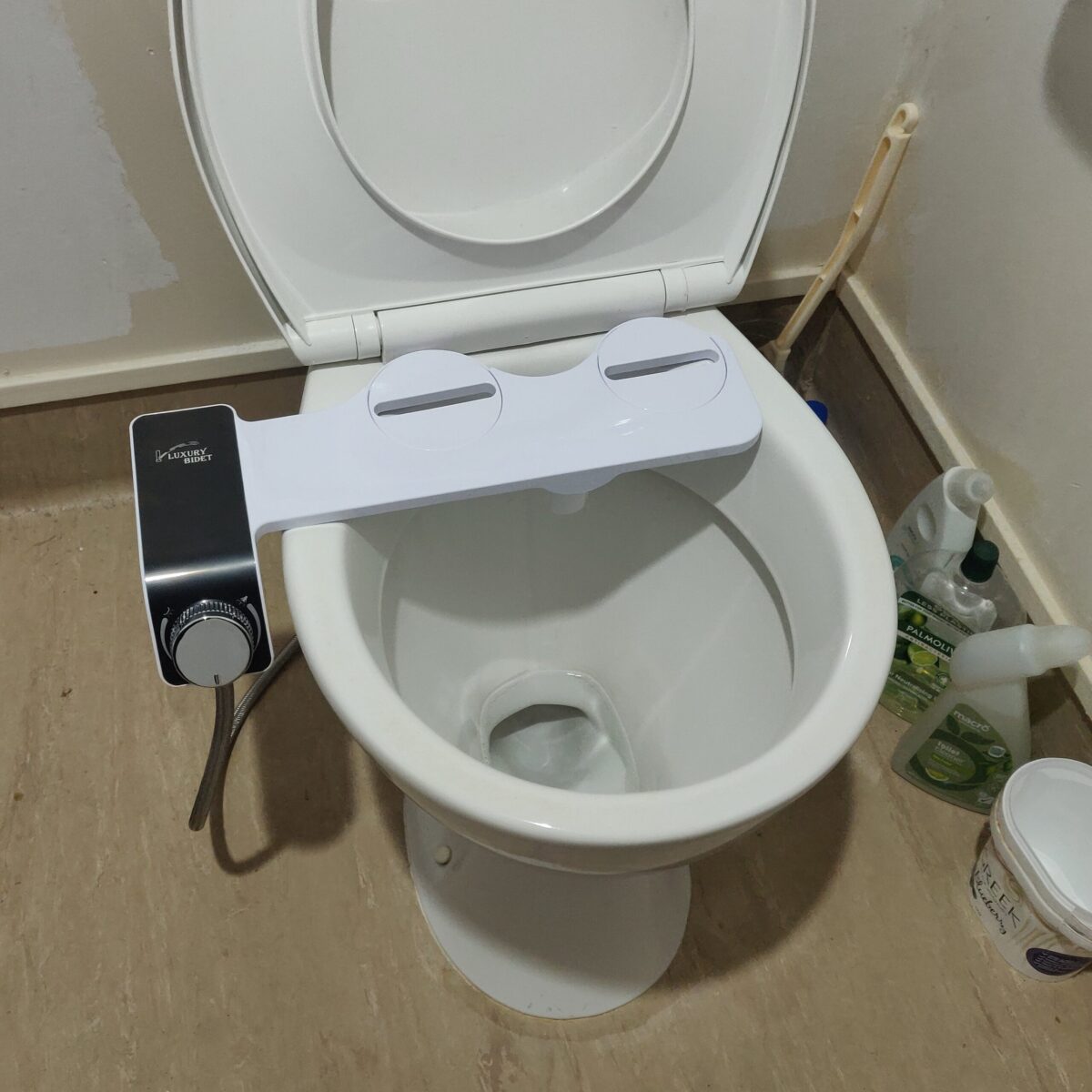 Bidet toilet seat - Image 3