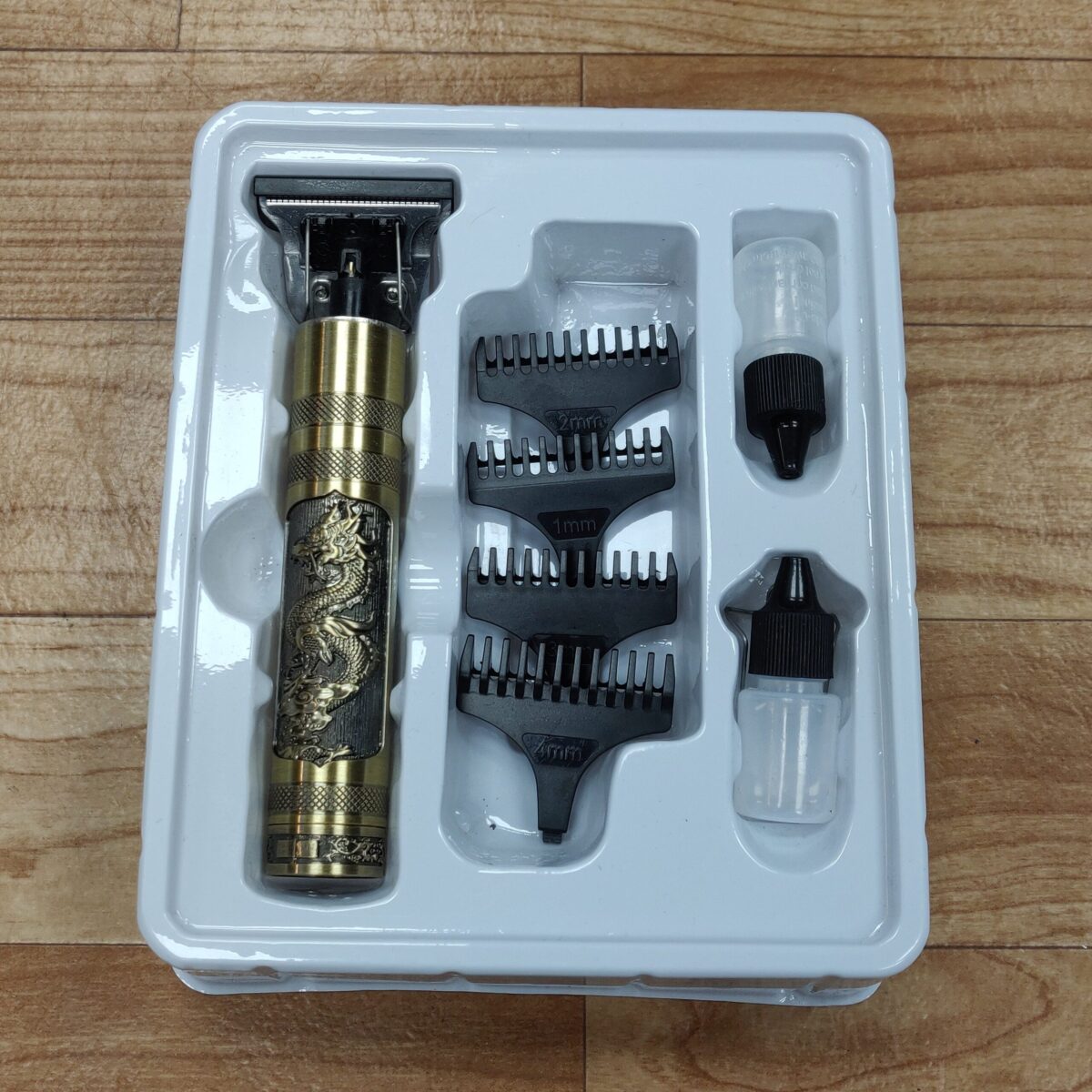 Cordless rechargeable hair trimmer