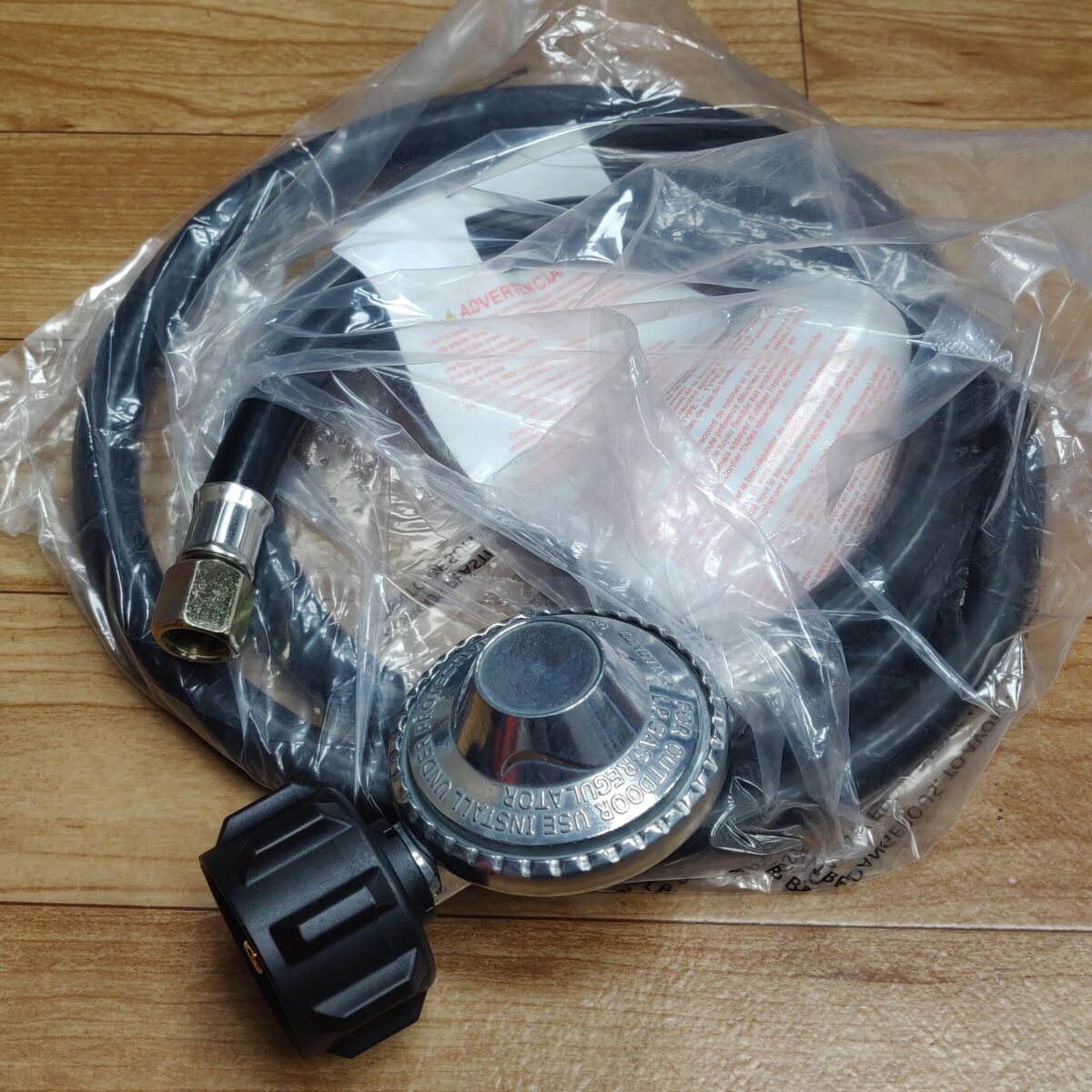 Low pressure regulator and hose (1.5m) - Image 3