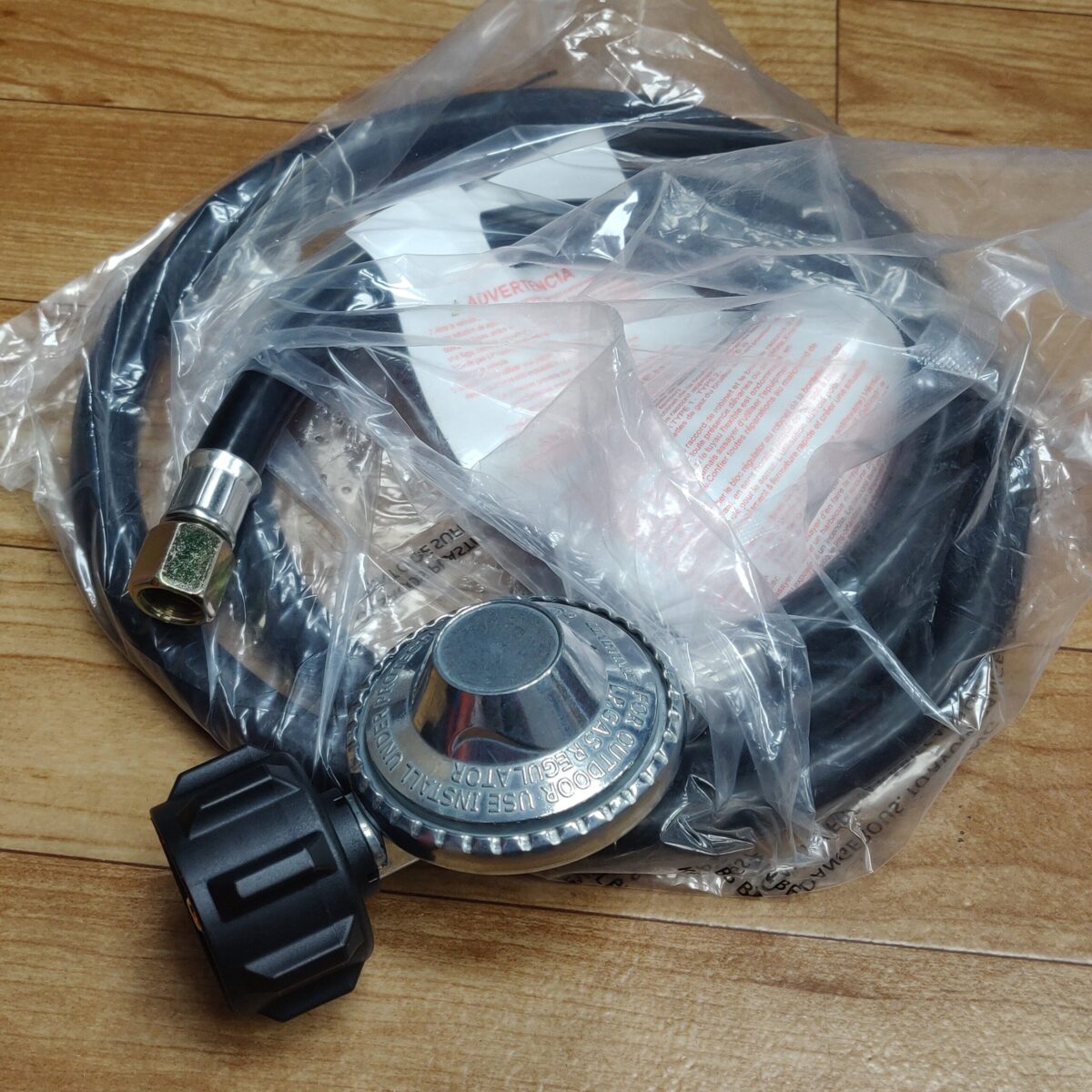 Low pressure regulator and hose (1.5m) - Image 5