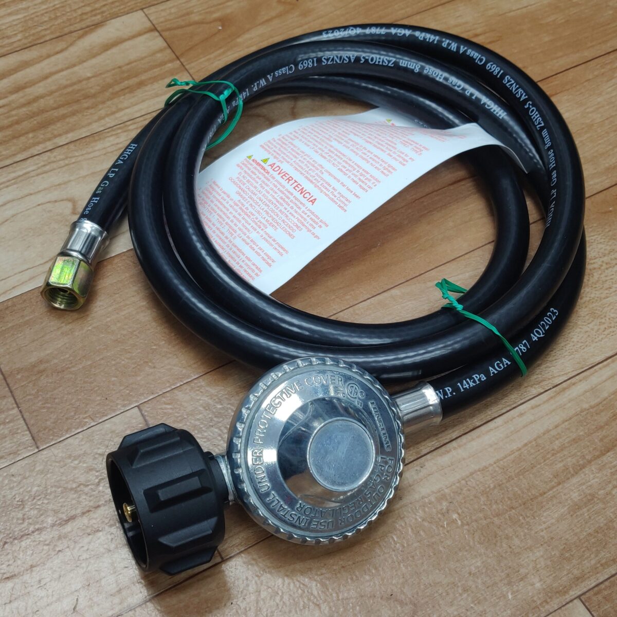 Low pressure regulator and hose (1.5m)