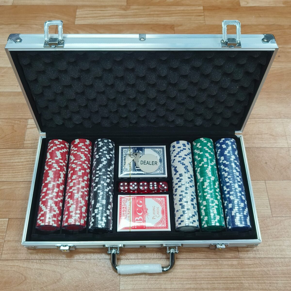 Poker game set with case (300pcs) - Image 4