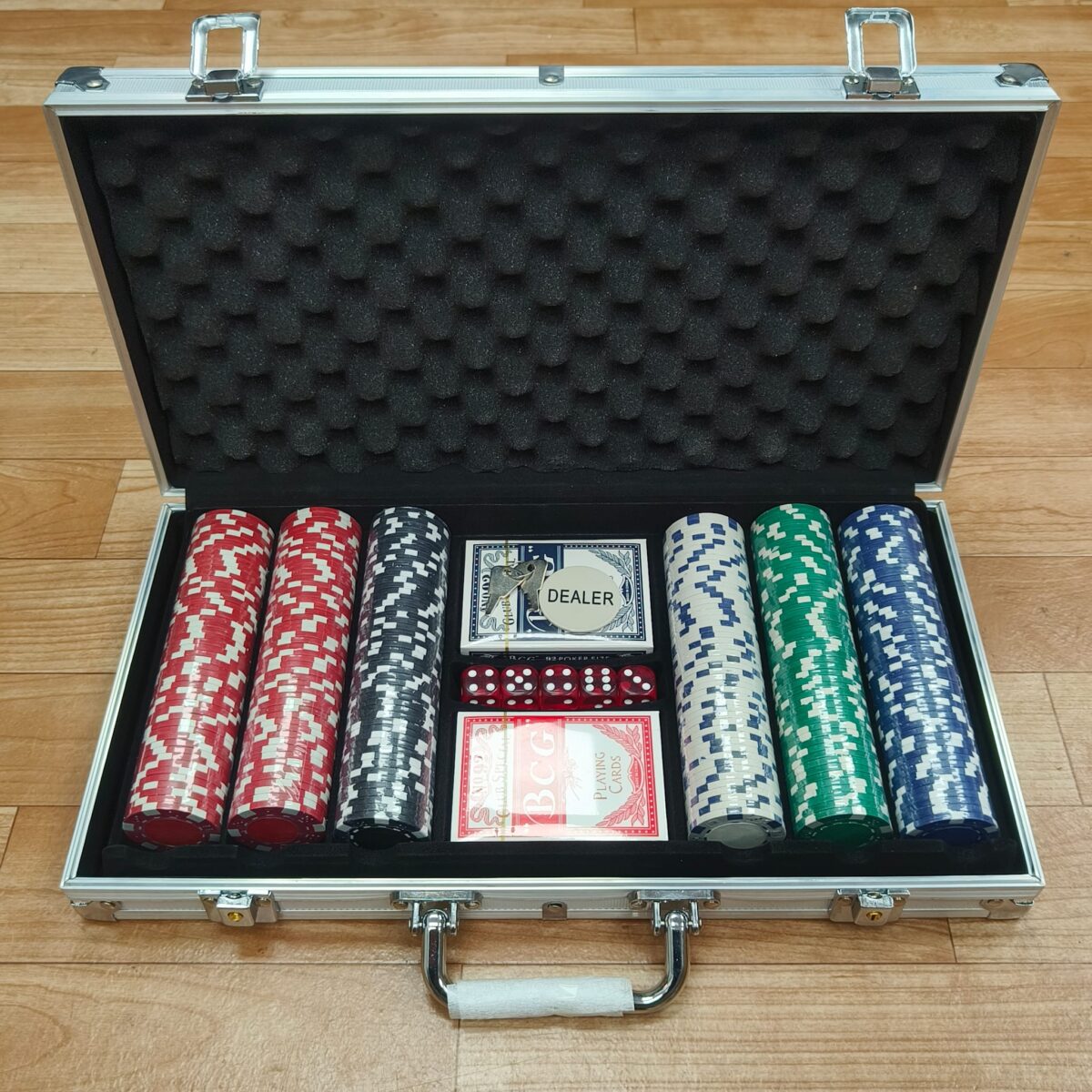 Poker game set with case (300pcs)