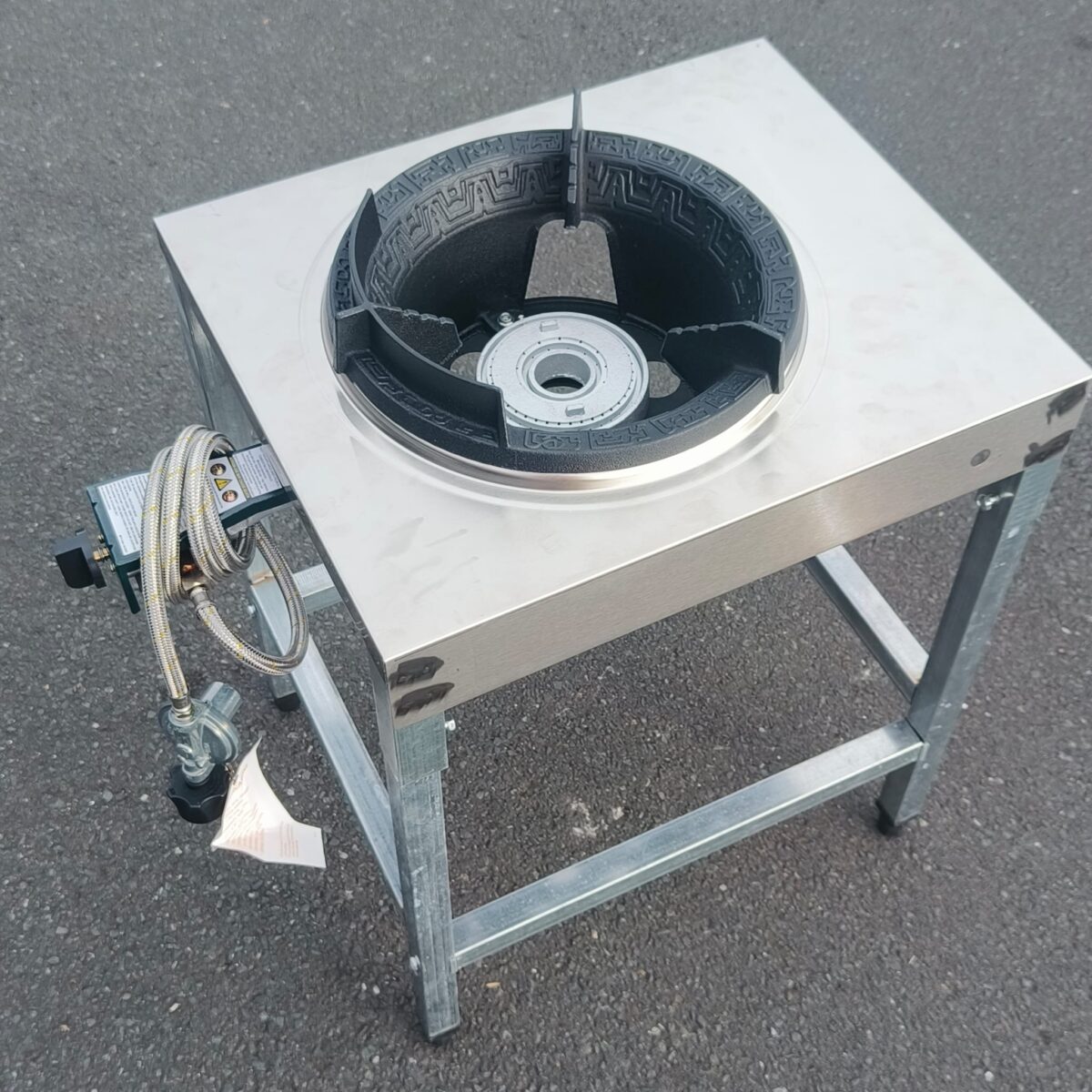 Large high pressure gas burner with stand