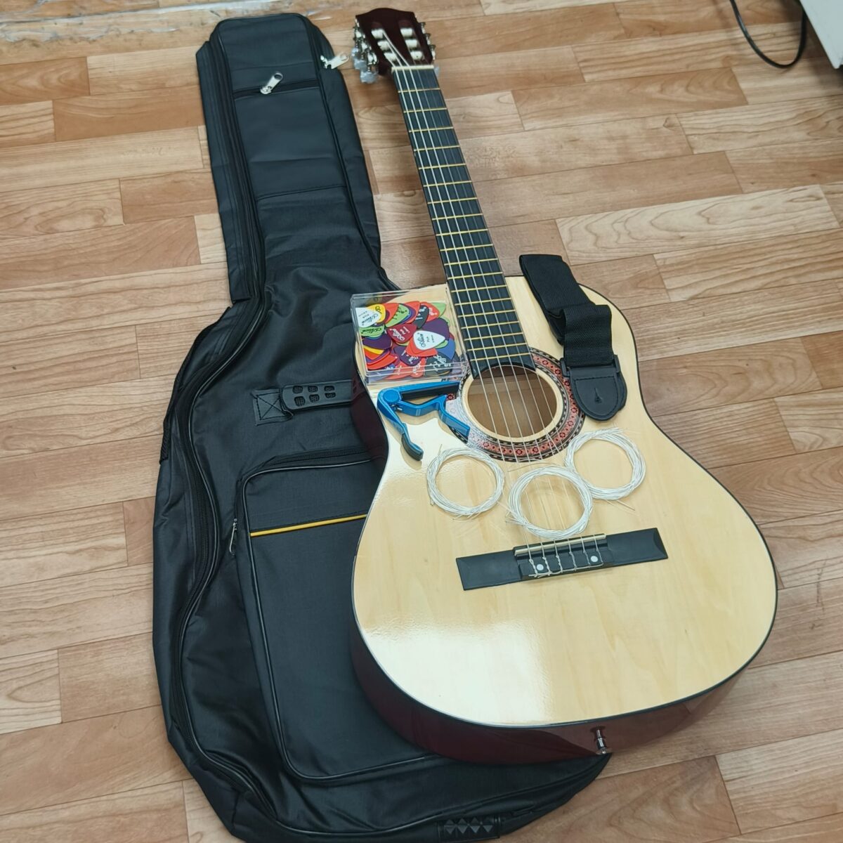 Guitar strap - Image 4